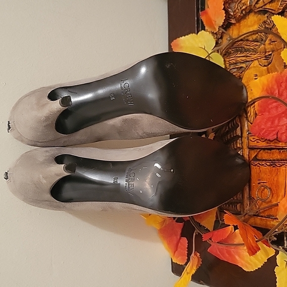 Minimilist Neutral J.Crew suede bootie size 8.5 - Picture 6 of 6